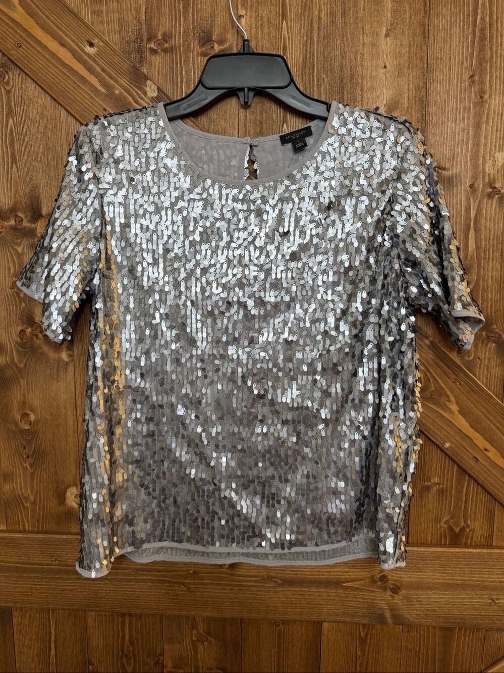 Ann Taylor Factory Women’s Small Silver Gray Sequin Short Sleeve Top NWT (9450)